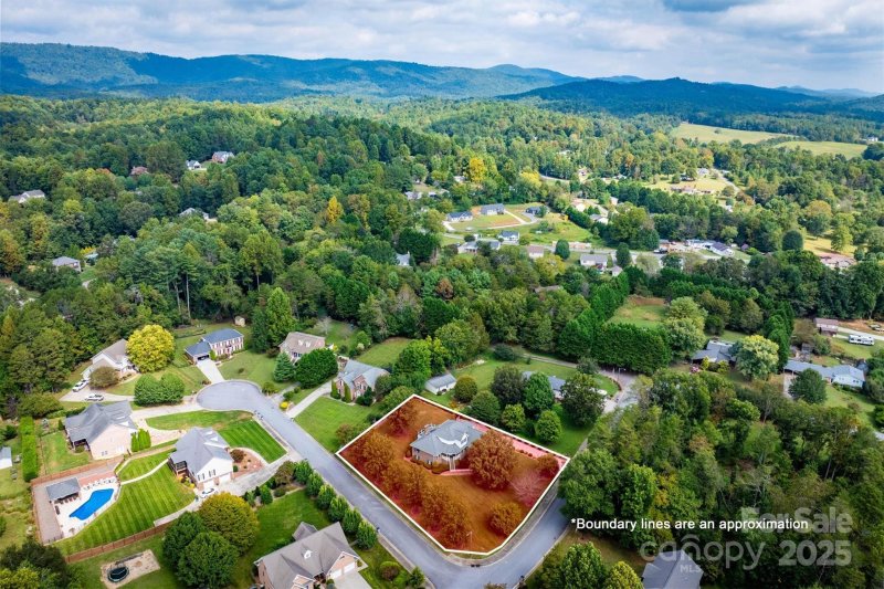 Property image 5 at 1013 Turnberry Street, Lenoir, NC 28645