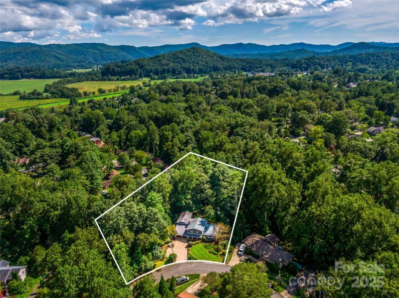 Property image 2 of 135 Dogwood Drive in Sylvania, Brevard, NC 28712