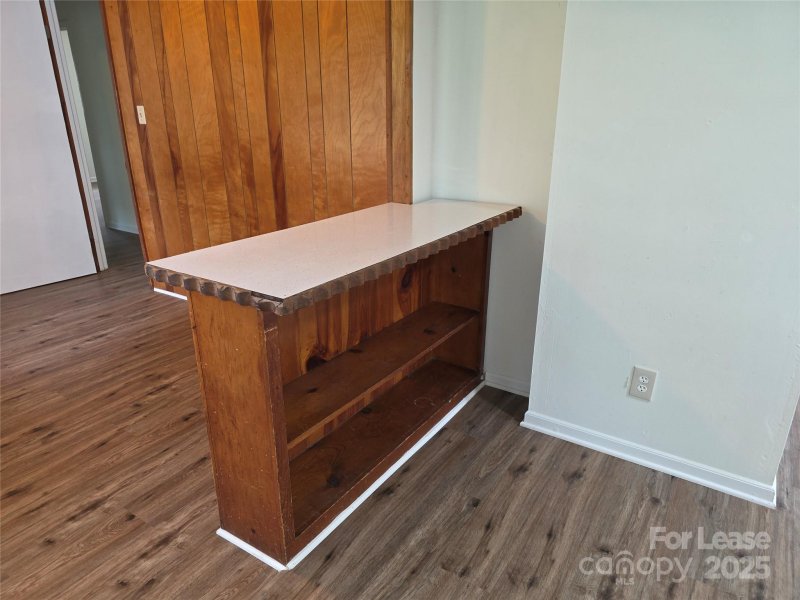 Property image 4 of 6501 Barrington Drive in Hampshire Hills, Charlotte, NC 28215