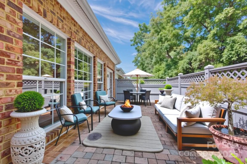 Property image 4 of 833 Treverton Drive in Avington, Matthews, NC 28105