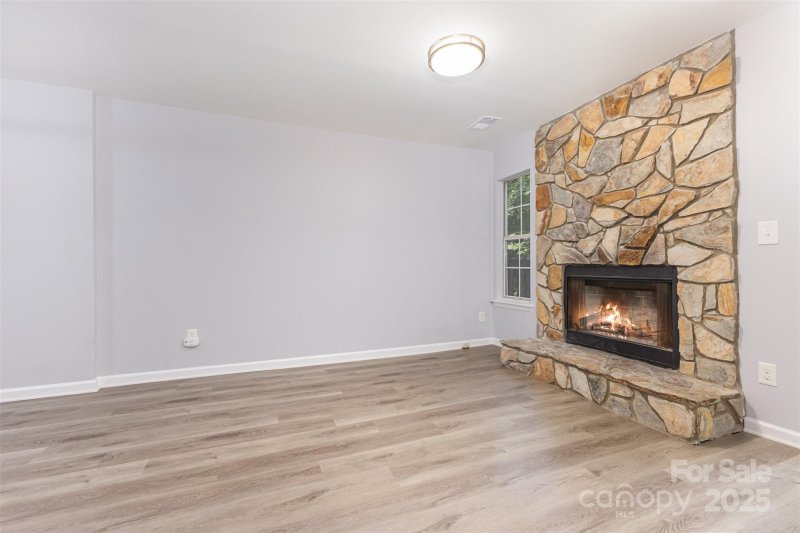 Property image 5 of 6319 Windsor Gate Lane in Windsor Grove, Charlotte, NC 28215