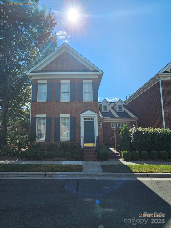 5232 Leonardslee Court