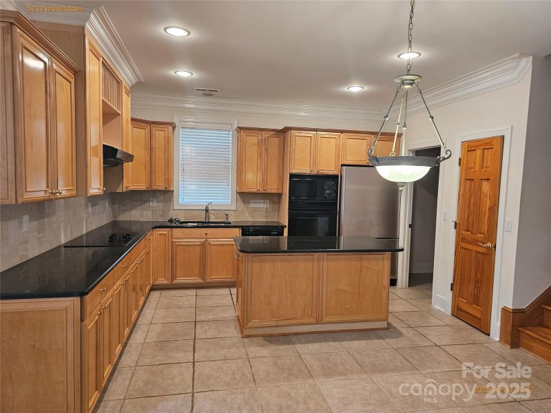 Property image 5 of 5232 Leonardslee Court in Burning Tree, Charlotte, NC 28226