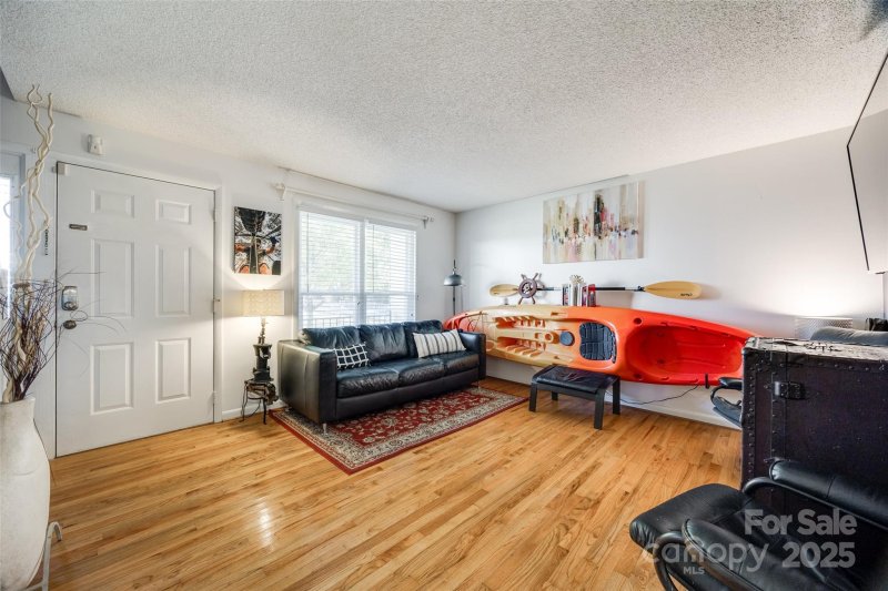 Property image 3 of 1060 Surry Lane in Ferrington Place, Gastonia, NC 28054