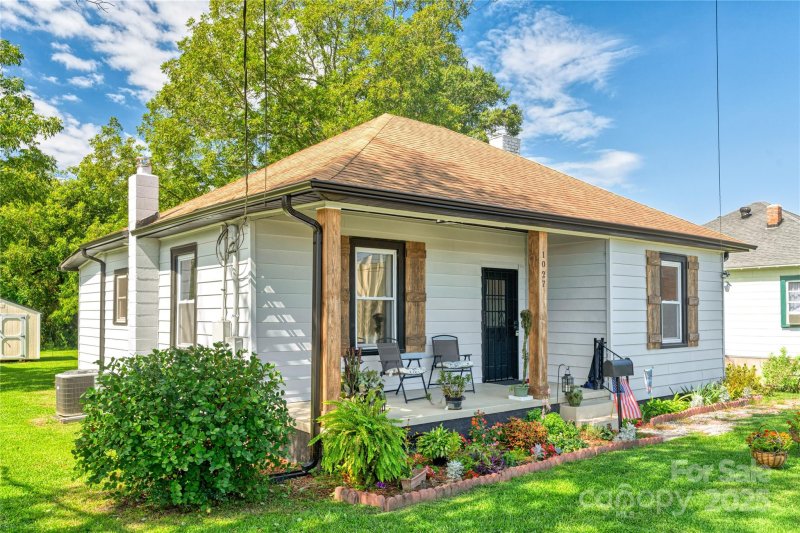 Property image 2 of 1027 Brown Street in Textiles Inc Myrtle Mill, Gastonia, NC 28052