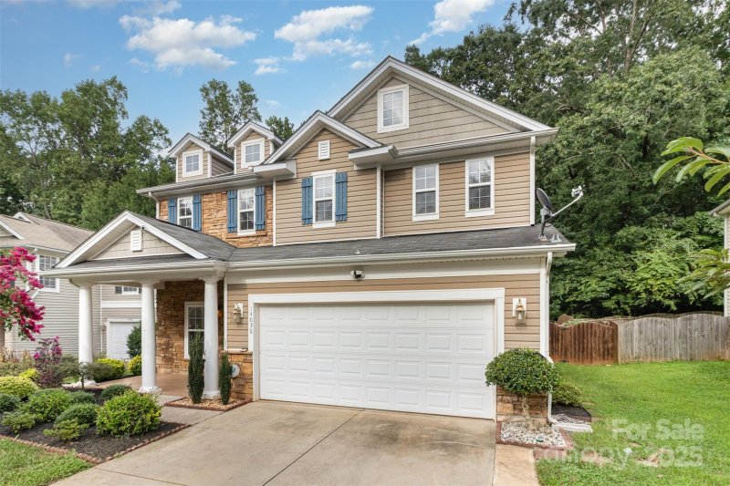 Property image 2 of 14038 Pinyon Pine Lane in Kingstree, Charlotte, NC 28215