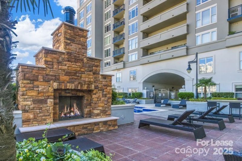 Property image 5 of 909 Camden Grandview Road in Second Ward, Charlotte, NC 28202