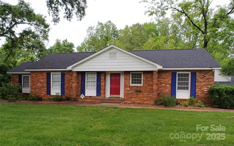 Property image 2 of 7417 Alexander Road in Alexander Woods, Charlotte, NC 28270