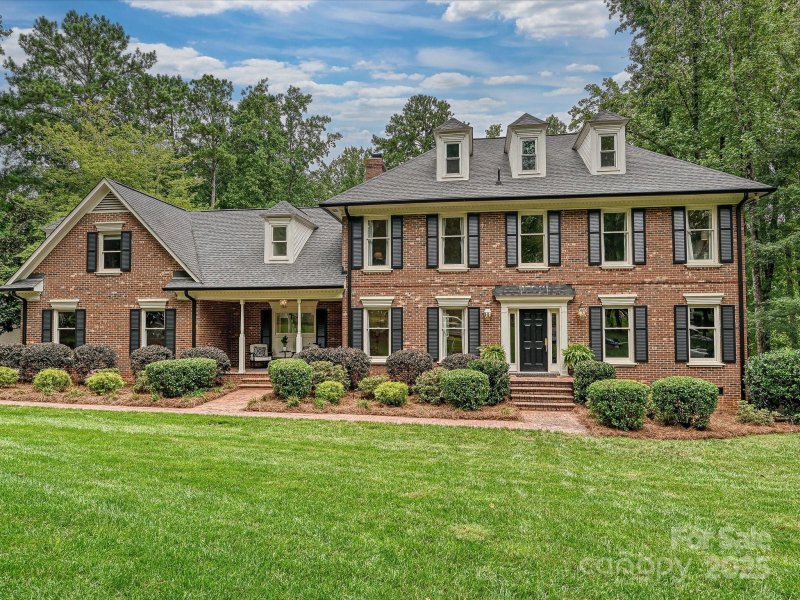 2700 Cross Country Road