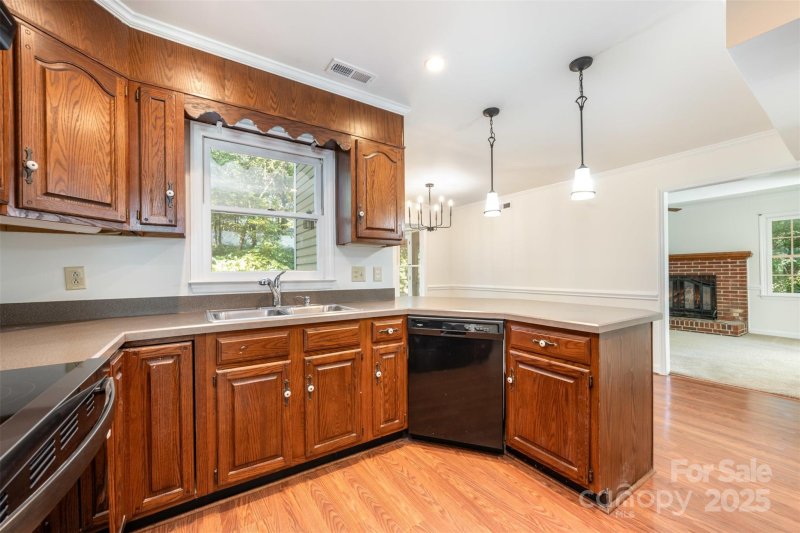Property image 3 of 1016 Talbot Court in Hampton Green, Matthews, NC 28105