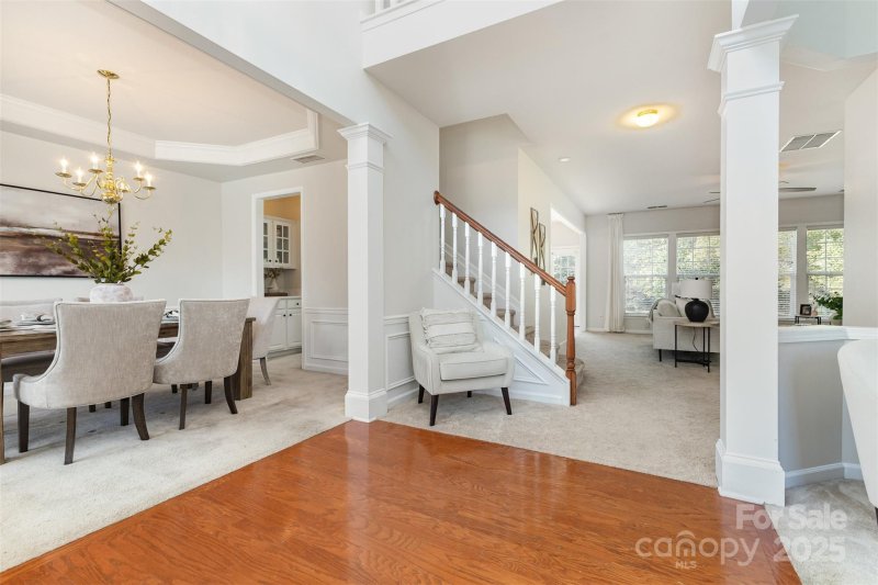 Property image 2 of 7633 Rathburn Lane in Reavencrest, Charlotte, NC 28277