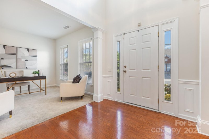 Property image 3 of 7633 Rathburn Lane in Reavencrest, Charlotte, NC 28277