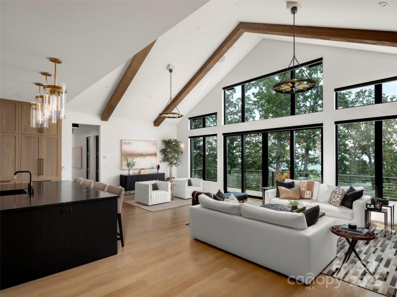 Property image 3 of 40 Giffords Lane in Pinchot Forest, Asheville, NC 28803