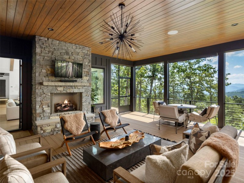 Property image 4 of 40 Giffords Lane in Pinchot Forest, Asheville, NC 28803