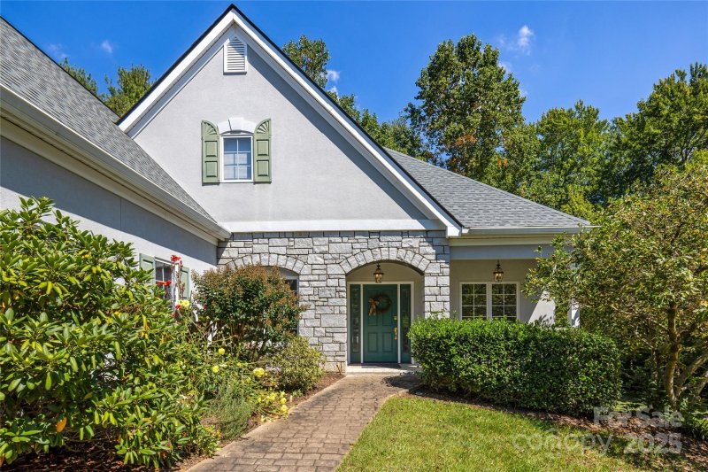 Property image 2 of 28 Clovelly Way in Devonshire, Asheville, NC 28803