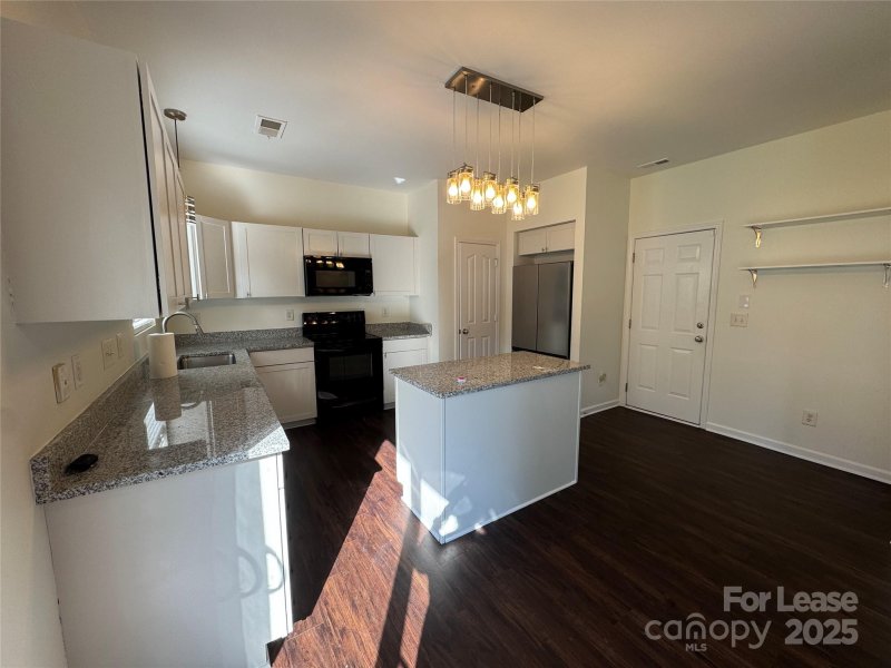 Property image 5 at 712 Harrier Road, Charlotte, NC 28216