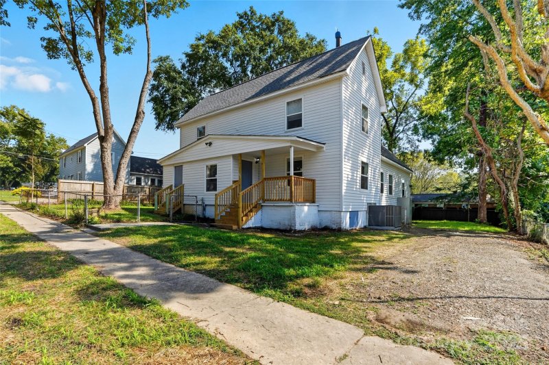 Property image 2 of 913 W Third Avenue in Firestone Textiles Inc, Gastonia, NC 28052