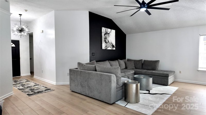 Property image 3 of 10513 Worsley Lane in The Villages Of Leacroft, Charlotte, NC 28269