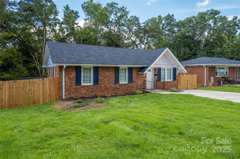 Property image 2 of 3612 Sargeant Drive in Rollingwood, Charlotte, NC 28217