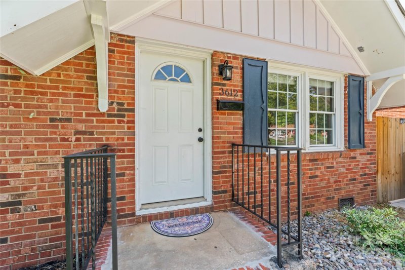 Property image 3 of 3612 Sargeant Drive in Rollingwood, Charlotte, NC 28217