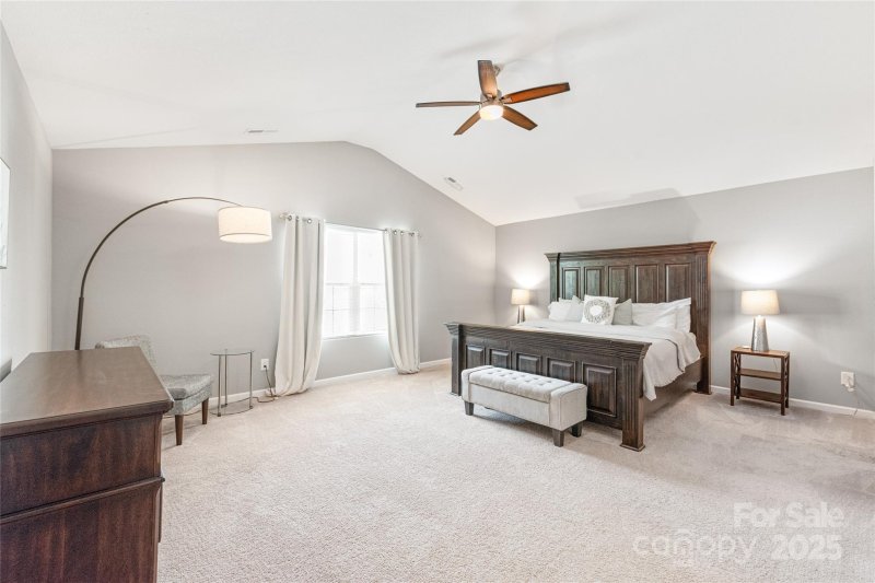 Property image 5 of 8207 Paw Valley Lane in Paw Creek Village, Charlotte, NC 28214