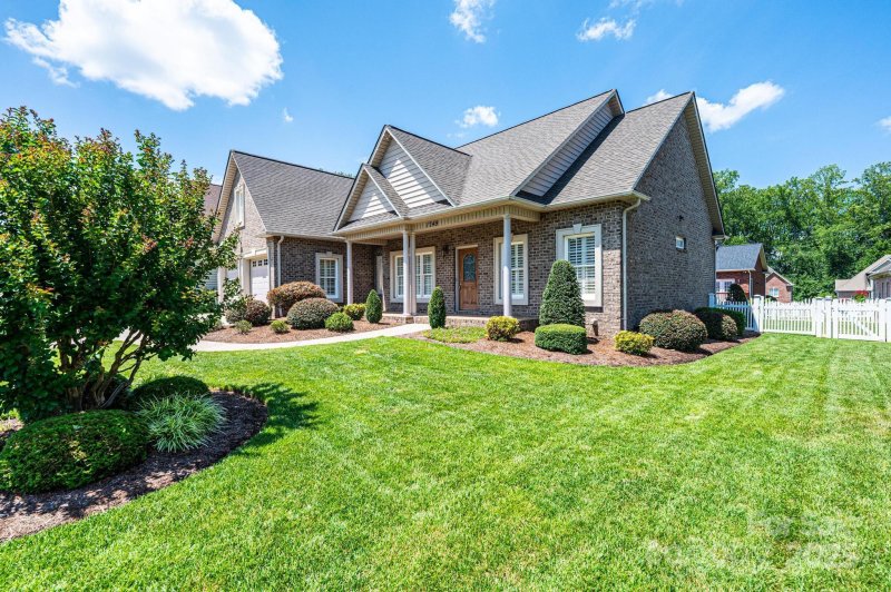 Property image 3 of 1749 30th Avenue Court in Lawsons Creek, Hickory, NC 28601