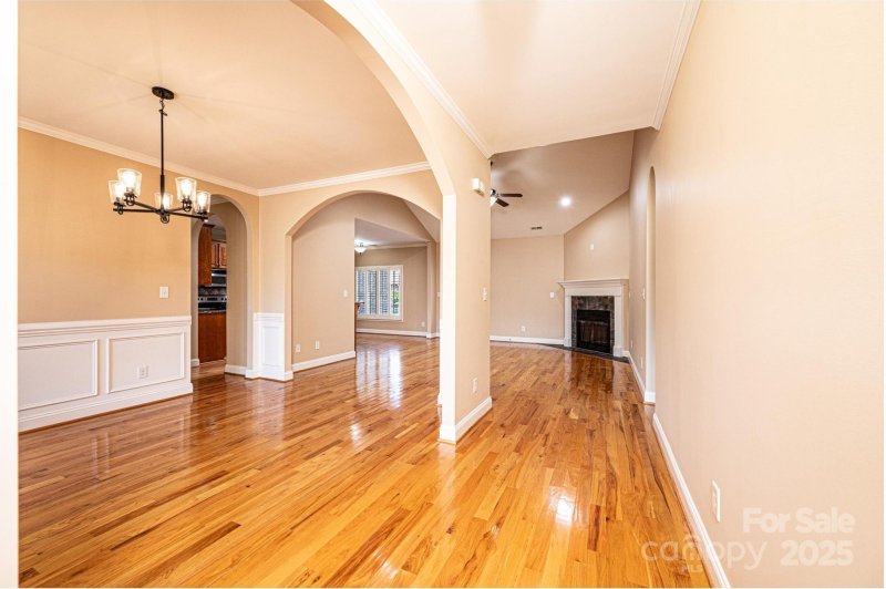 Property image 5 of 1749 30th Avenue Court in Lawsons Creek, Hickory, NC 28601