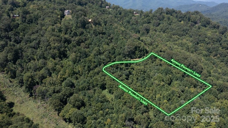 Property image 2 of 107 Escalante Road in Utah Mountain Estates, Waynesville, NC 28785