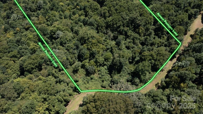 Property image 4 of 107 Escalante Road in Utah Mountain Estates, Waynesville, NC 28785