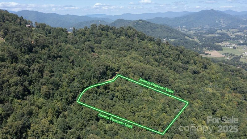 Property image 5 of 107 Escalante Road in Utah Mountain Estates, Waynesville, NC 28785