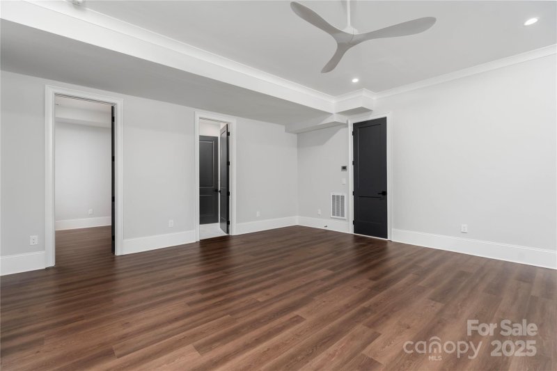 Property image 5 of 805 Naples Drive in Davidson Bay, Davidson, NC 28036