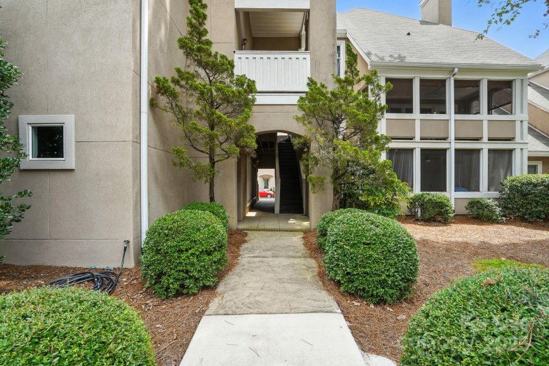 Property image 3 of 9225 Ravenwing Drive in Audubon Parc, Charlotte, NC 28262