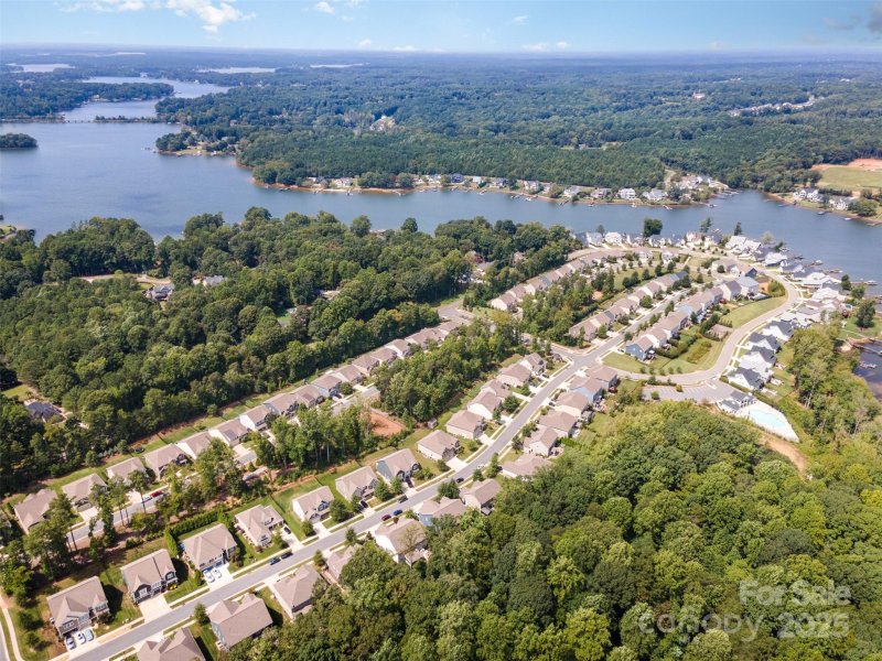 Property image 3 of 131 Canoe Pole Lane in Lakewalk, Mooresville, NC 28117