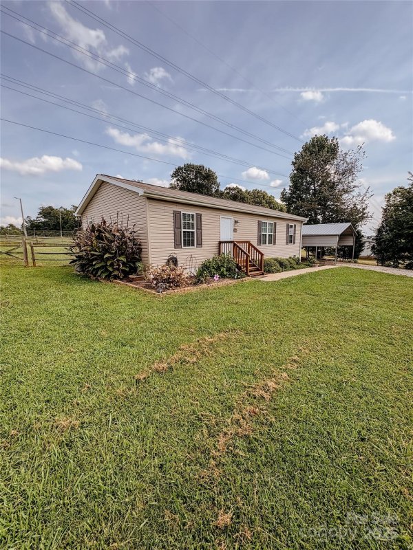 Property image 4 of 1186 Lynn Lane in Doe Run, Catawba, NC 28609