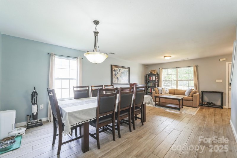 Property image 5 of 10527 River Hollow Court in Catawba River Plantation, Charlotte, NC 28214