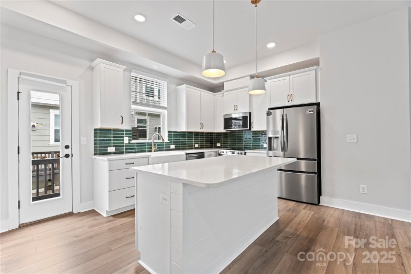 Property image 2 of 2025 Summey Avenue in Cotswold, Charlotte, NC 28205