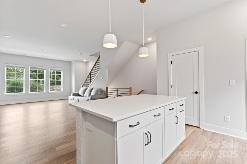 Property image 3 of 2025 Summey Avenue in Cotswold, Charlotte, NC 28205