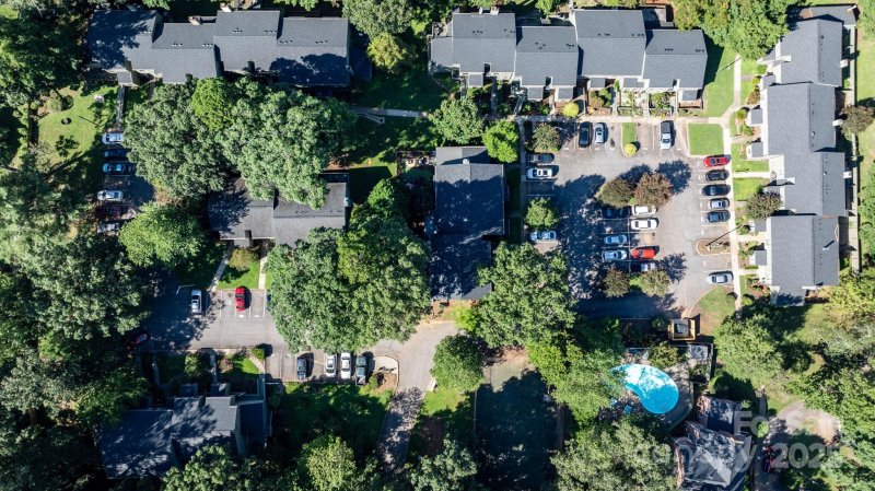 Property image 3 of 4340 N Center Street in Timberwood, Hickory, NC 28601