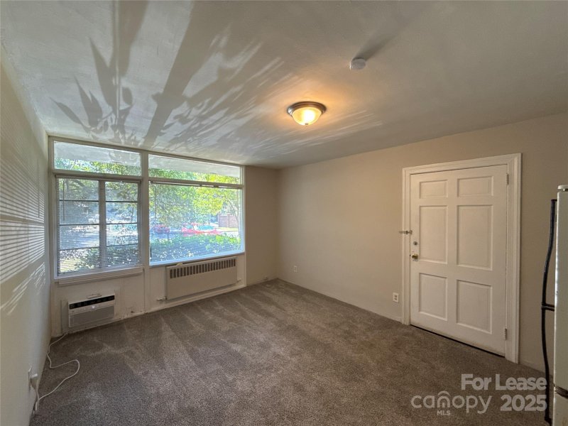 Property image 2 of 2126 E 7th Street in Elizabeth, Charlotte, NC 28204