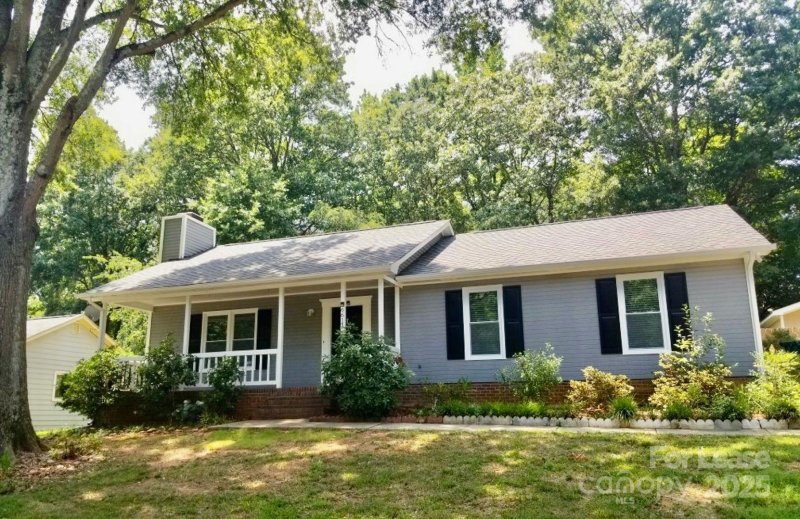 6613 Farrington Lane