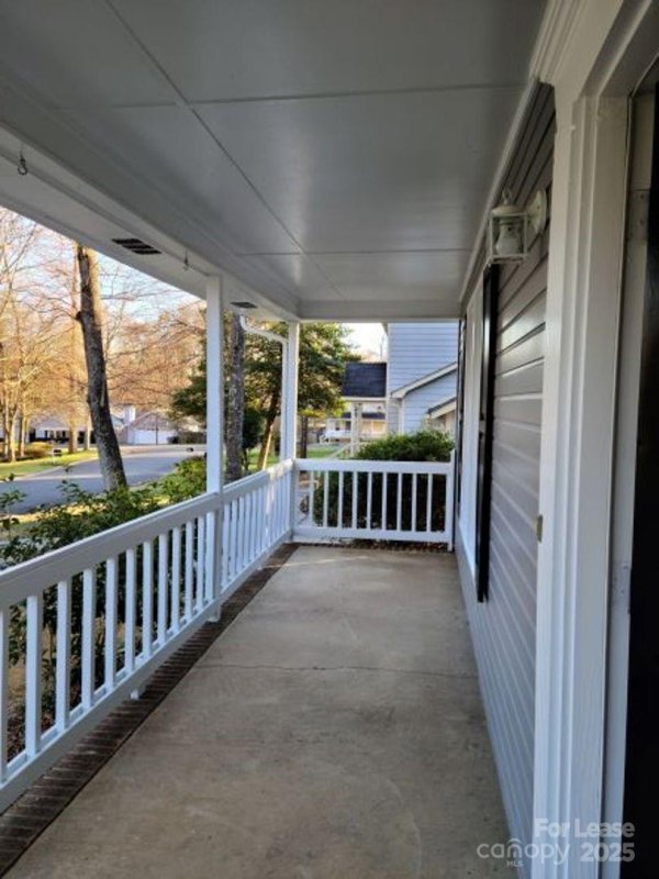 Property image 5 of 6613 Farrington Lane in Hickory Ridge, Charlotte, NC 28227