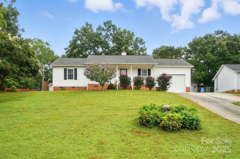 Property image 2 of 1670 Midbrook Drive in Midbrook, Rock Hill, SC 29732