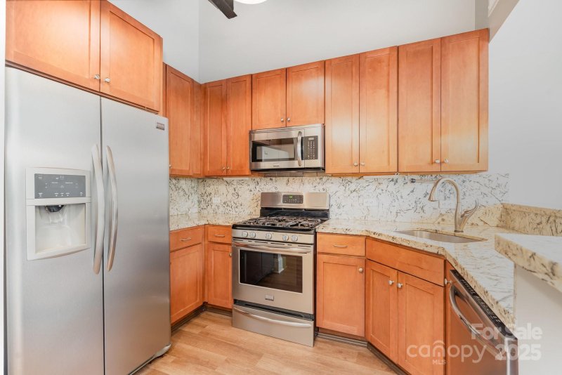 Property image 4 at 3920 Sharon Road, Charlotte, NC 28211