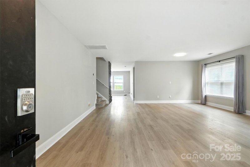 Property image 4 of 107 Ameena Chase Trail in Waterlynn, Mooresville, NC 28117