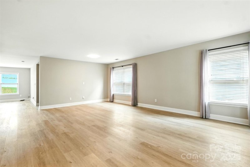 Property image 5 of 107 Ameena Chase Trail in Waterlynn, Mooresville, NC 28117