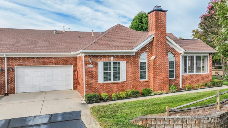 Property image 3 of 11929 Ludwell Branch Court in Windsor Oaks, Charlotte, NC 28277