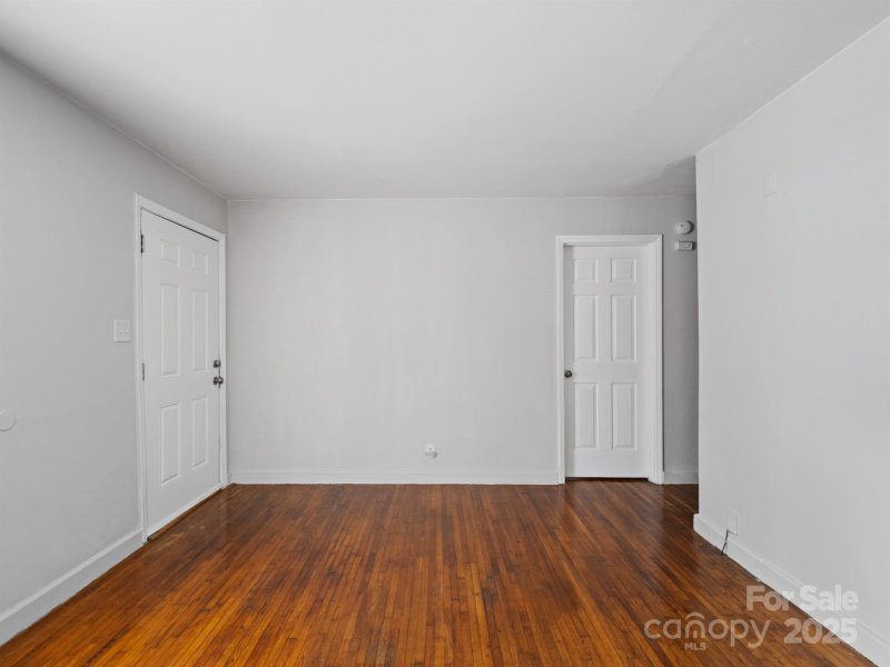 Property image 5 of 1609 Taylor Avenue in Biddle Heights, Charlotte, NC 28216