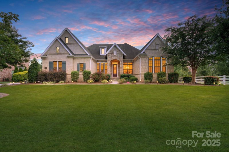 1128 Rosecliff Drive