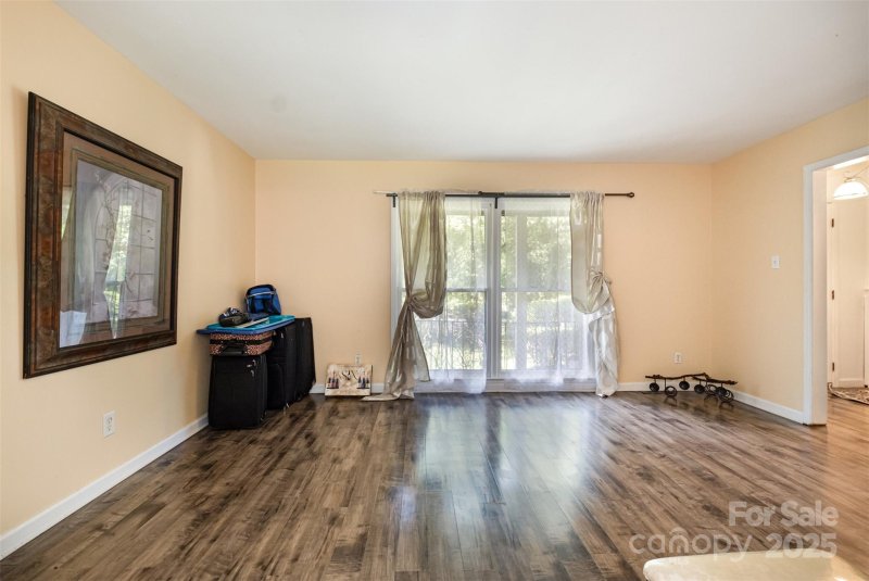 Property image 4 of 6827 David Avenue in Forest Pawtuckett, Charlotte, NC 28214