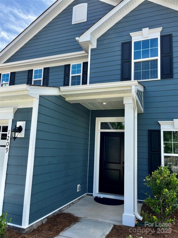 Property image 2 of 1209 Cottage Green Drive in Cottage Green, Monroe, NC 28112